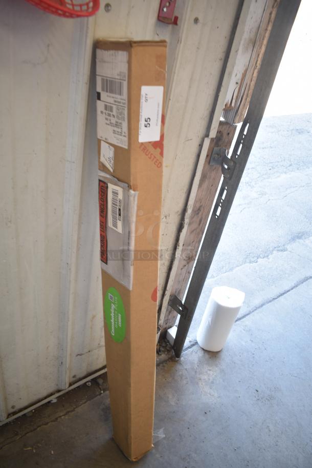 BRAND NEW SCRATCH AND DENT! Cambro 10234705 Camshelf Basic Traverse - Image 2 of 5