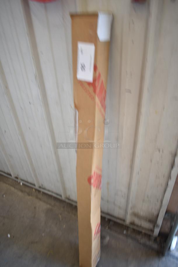 BRAND NEW SCRATCH AND DENT! Cambro 10234705 Camshelf Basic Traverse - Image 3 of 5