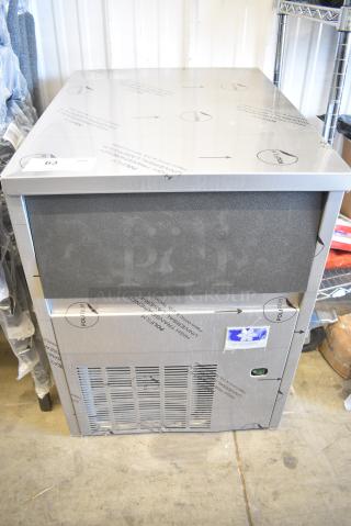 BRAND NEW SCRATCH AND DENT! Manitowoc UNP0200A-161 Stainless Steel Commercial  20" Undercounter Air Cooled Nugget Ice Machine - 220 lb. 115 Volts, 1 Phase.
