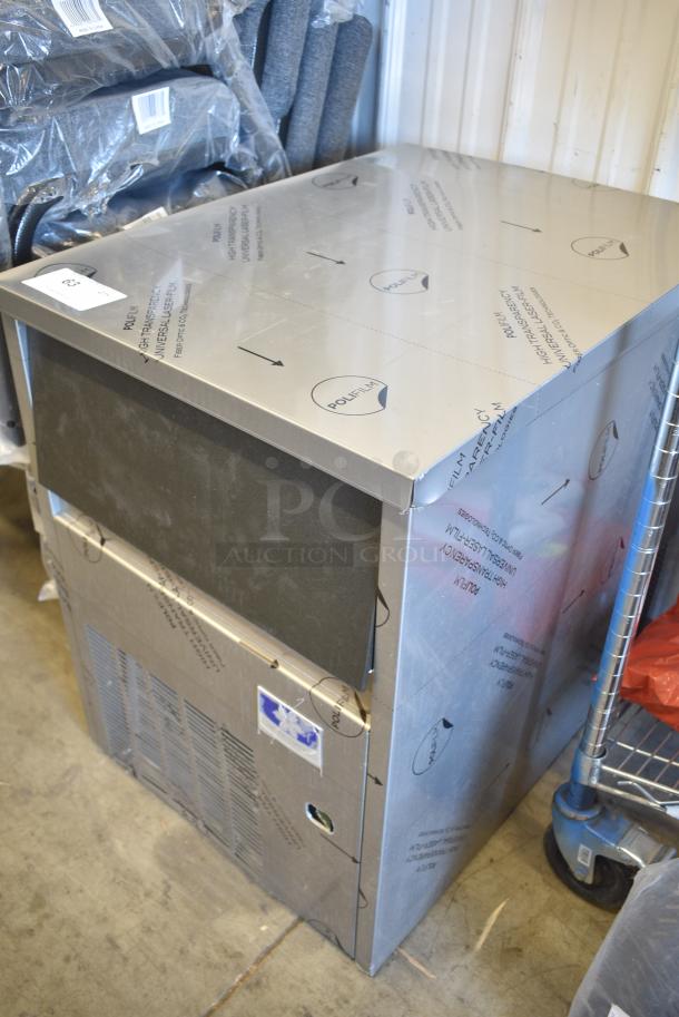 BRAND NEW SCRATCH AND DENT! Manitowoc UNP0200A-161 Stainless Steel Commercial  20" Undercounter Air Cooled Nugget Ice Machine - 220 lb. 115 Volts, 1 Phase. - Image 3 of 8