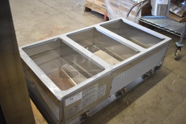 BRAND NEW SCRATCH AND DENT! ServIt 423GST3WELP GST-3WE-LP Three Pan Open Well Liquid Propane Steam Table with Undershelf - 10,500 BTU - Image 2 of 7