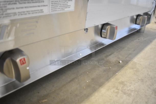 BRAND NEW SCRATCH AND DENT! ServIt 423GST3WELP GST-3WE-LP Three Pan Open Well Liquid Propane Steam Table with Undershelf - 10,500 BTU - Image 5 of 7