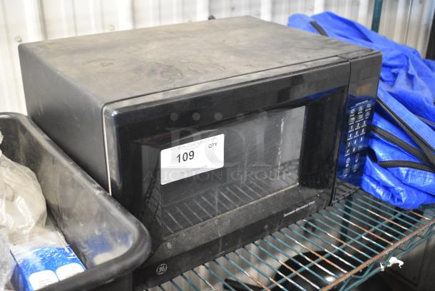 General Electric GE JES1039BJ Countertop Microwave Oven. 120 Volts, 1 Phase. - Image 2 of 6