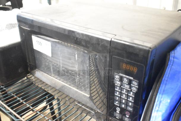 General Electric GE JES1039BJ Countertop Microwave Oven. 120 Volts, 1 Phase. - Image 3 of 6