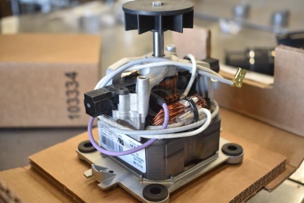 BRAND NEW SCRATCH AND DENT! Ametek B44910-01 Motor. 120 Volts, 1 Phase. - Image 2 of 8