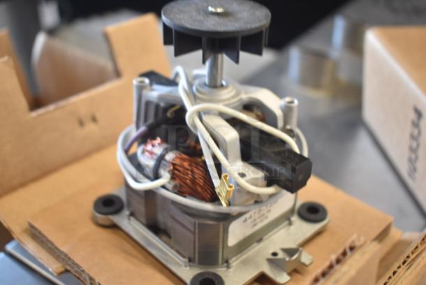 BRAND NEW SCRATCH AND DENT! Ametek B44910-01 Motor. 120 Volts, 1 Phase. - Image 3 of 8