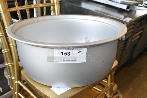 BRAND NEW SCRATCH AND DENT! Metal Rice Cooker Insert - Image 1 of 4