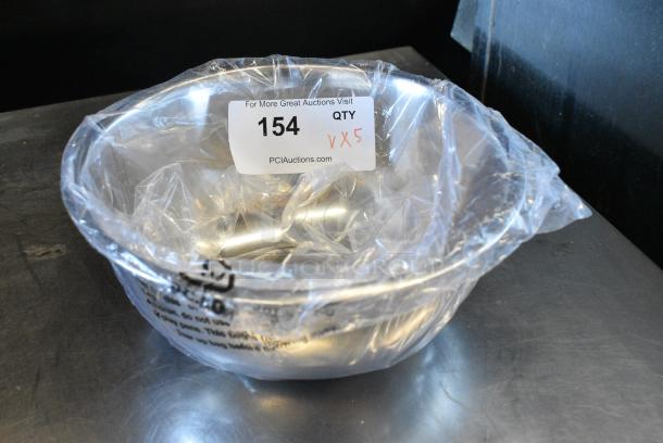 5 BRAND NEW SCRATCH AND DENT! Choice 407SSMXB4 4 Qt. Standard Stainless Steel Mixing Bowl. 5 Times Your Bid! - Image 2 of 3