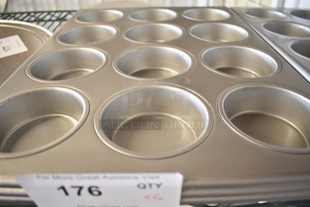 6 BRAND NEW SCRATCH AND DENT! Metal 12 Cup Muffin Baking Pan. 6 Times Your Bid! - Image 3 of 3
