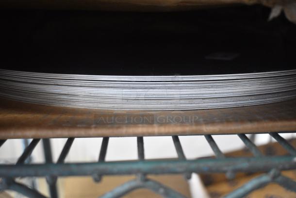 25 BRAND NEW SCRATCH AND DENT! 12418916 American Metalcraft 18916 16" Round Standard Weight Aluminum Pizza Pan Separator. 25 Times Your Bid! - Image 2 of 3