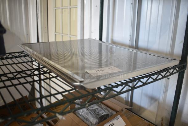 2 BRAND NEW SCRATCH AND DENT! Metal Items Including Baking Pan and Sheet. 2 Times Your Bid! - Image 2 of 3