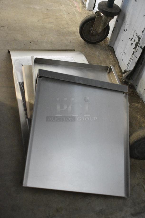 BRAND NEW SCRATCH AND DENT! Avantco 184T140 T140 Commercial 10" Wide Conveyor Toaster with 3" Opening, 300 Slices per Hour. 120 Volts, 1 Phase. Cannot Test Due To Plug Style - Image 2 of 8