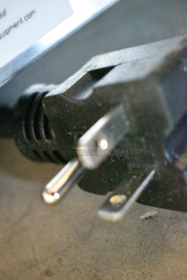 BRAND NEW SCRATCH AND DENT! Avantco 184T140 T140 Commercial 10" Wide Conveyor Toaster with 3" Opening, 300 Slices per Hour. 120 Volts, 1 Phase. Cannot Test Due To Plug Style - Image 7 of 8