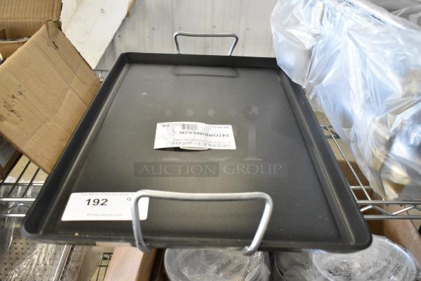 BRAND NEW SCRATCH AND DENT! 247GRIDNSA2B Vigor 15" x 23" Portable Non-Stick Aluminum Griddle - Image 1 of 3