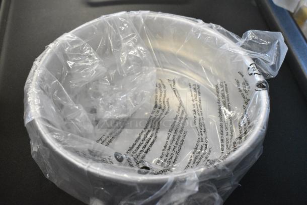 34 BRAND NEW SCRATCH AND DENT! BM176DPAN48 Pan Dough 8" Round Stacking Pan. 34 Times Your Bid! - Image 4 of 5