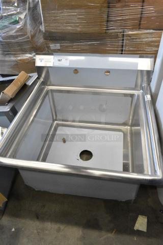 BRAND NEW SCRATCH AND DENT! Steelton 522CS12424 Stainless Steel Single Bay Sink. No Legs.