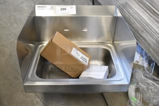 BRAND NEW SCRATCH AND DENT! Regency 600HS17SP 17" x 15" Wall-Mounted Hand Sink with Gooseneck Faucet and Side Splash