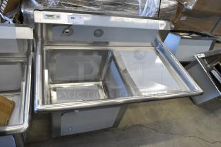 BRAND NEW SCRATCH AND DENT! Regency 600S1181818R Stainless STeel Single Bay Sink w/ Right Side Drain Board. No Legs.