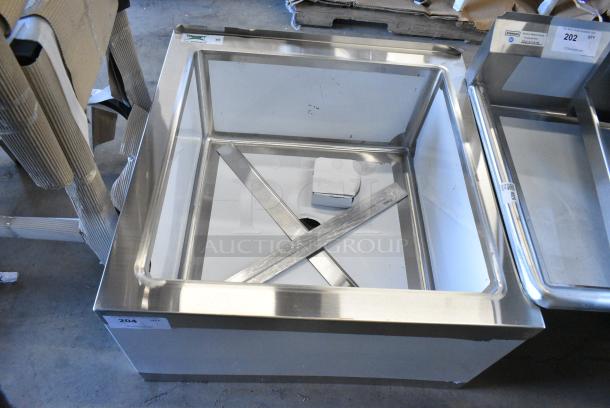 BRAND NEW SCRATCH AND DENT! Regency 600SM242412 29" 16-Gauge Stainless Steel One Compartment Floor Mop Sink - 24" x 24" x 12" Bowl - Image 4 of 6