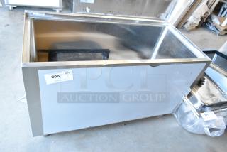 BRAND NEW SCRATCH AND DENT! Regency 600IB1836M 36" x 18" Stainless Steel Portable Ice Bin