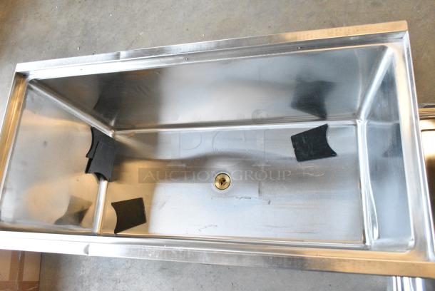 BRAND NEW SCRATCH AND DENT! Regency 600IB1836M 36" x 18" Stainless Steel Portable Ice Bin - Image 5 of 6