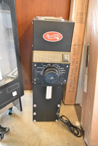 BRAND NEW SCRATCH AND DENT! Avantco BCG3 3 lb. Bulk Coffee Grinder. 110 Volts, 1 Phase. Tested and Working!