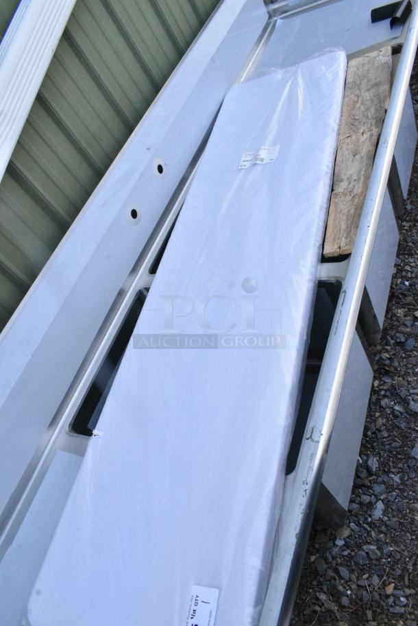 BRAND NEW SCRATCH AND DENT! 384YCZ1872 Lancaster Table & Seating 18" x 72" Granite White Heavy-Duty Blow Molded Plastic Folding Table - Image 2 of 3