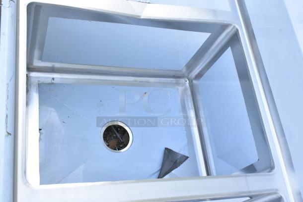 BRAND NEW SCRATCH AND DENT! Regency 600S31824224 94" 16 Gauge Stainless Steel Three Compartment Commercial Sink with Galvanized Steel Legs and 2 Drainboards - 18" x 24" x 14" Bowls - Image 6 of 9