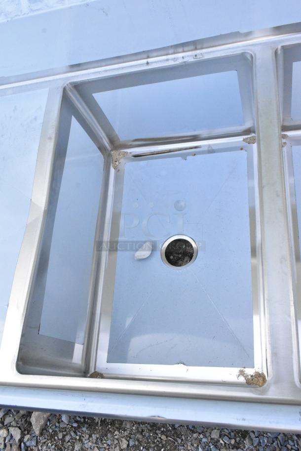 BRAND NEW SCRATCH AND DENT! Regency 600S32030224 Stainless Steel 3 Bay Sink w/ Dual Drain Boards. - Image 6 of 8