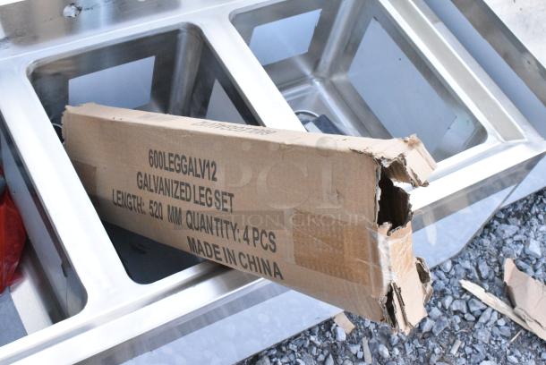 BRAND NEW SCRATCH AND DENT! Regency 600B3101413L 3 Bowl Underbar Sink with Drainboard - 48" x 18 3/4" - Left Drainboard - Image 2 of 9