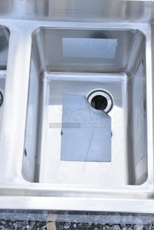 BRAND NEW SCRATCH AND DENT! Regency 600B3101413L 3 Bowl Underbar Sink with Drainboard - 48" x 18 3/4" - Left Drainboard - Image 5 of 9