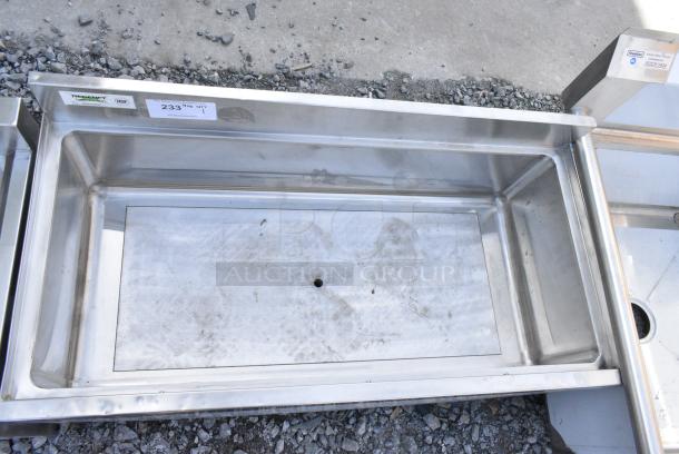 BRAND NEW SCRATCH AND DENT! Regency 600IB1836CP 18" x 36" Underbar Ice Bin with 7 Circuit Post-Mix Cold Plate and Bottle Holders - 79 lb. No Legs. - Image 3 of 5