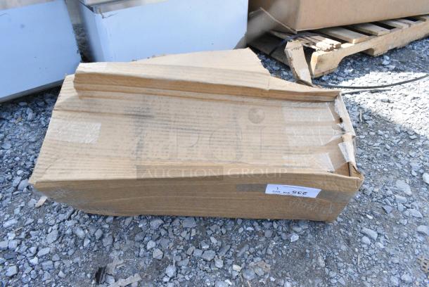 BRAND NEW SCRATCH AND DENT! Regency 600ZBRKT24 24" Z-Bracket for 24" Wide Tables - 2/Set - Image 2 of 3