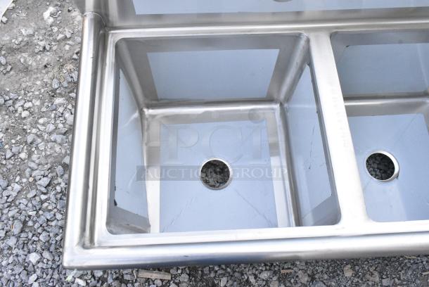 BRAND NEW SCRATCH AND DENT! Regency 600S21818 43" 16 Gauge Stainless Steel Two Compartment Commercial Sink with Stainless Steel Legs and Cross Bracing - 18" x 18" x 14" Bowls. No Legs. - Image 3 of 5