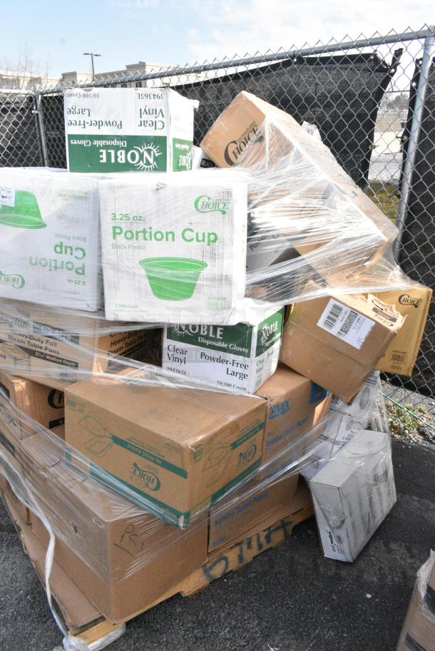 27 BRAND NEW SCRATCH AND DENT! Items Including 760SOUP16WPA Choice 16 oz. White Double Poly-Coated Paper Food Cup with Vented Paper Lid - 250/Case, 347RP10WHSLV Visions 10" White Plastic Plate with Silver Lattice Design - 120/Case, 433NHT101H Choice 1/6 Standard Size White "Thank You" Medium-Duty Plastic T-Shirt Bag - 1,000/Case, 394365L Noble Products Powder-Free Disposable Clear Vinyl Gloves for Foodservice - Large - 1000/Case, 395TO991 EcoChoice 9" x 9" x 3" Compostable No PFAS Added Bamboo / Bagasse 1 Compartment Take-Out Box - 200/Case, 24514104WBKBL Baker's Lane 14" x 10" x 4" Kraft Customizable Quarter Sheet Auto-Popup Window Cake / Bakery Box - 100/Bundle, 612FS4255HD Choice Half Size Heavy-Duty Foil Steam Table Pan Medium 2 3/16" Depth - 100/Case, 50016C Choice 16 oz. Coffee Print Poly Paper Hot Cup - 1,000/Case, 500LFLAT32 Choice Clear Plastic Flat Lid with Straw Slot - 32 oz. - 500/Case, VacPak-It 186CVB1010 10" x 10" Chamber Vacuum Packaging Pouches / Bags 3 Mil - 1,000/Case, 130TONG9HDBK Visions 9" Individually Wrapped Extra Heavy-Duty Black Disposable Polypropylene Tongs - 24/Case, 760DOMELID16 Choice 12-22 oz. Translucent Cold Cup Dome Lid with Opening - 1000/Case. 27 Times Your Bid! - Image 3 of 20