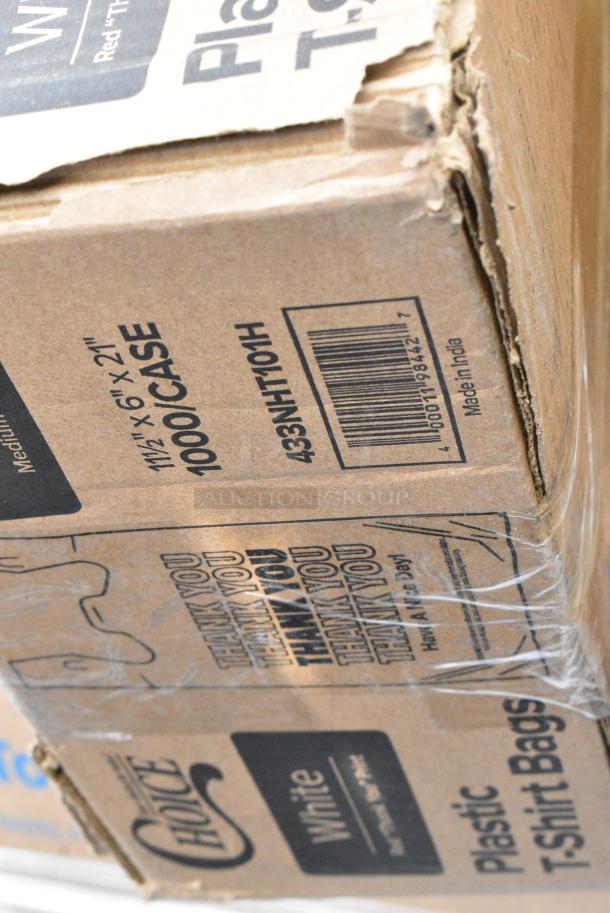 27 BRAND NEW SCRATCH AND DENT! Items Including 760SOUP16WPA Choice 16 oz. White Double Poly-Coated Paper Food Cup with Vented Paper Lid - 250/Case, 347RP10WHSLV Visions 10" White Plastic Plate with Silver Lattice Design - 120/Case, 433NHT101H Choice 1/6 Standard Size White "Thank You" Medium-Duty Plastic T-Shirt Bag - 1,000/Case, 394365L Noble Products Powder-Free Disposable Clear Vinyl Gloves for Foodservice - Large - 1000/Case, 395TO991 EcoChoice 9" x 9" x 3" Compostable No PFAS Added Bamboo / Bagasse 1 Compartment Take-Out Box - 200/Case, 24514104WBKBL Baker's Lane 14" x 10" x 4" Kraft Customizable Quarter Sheet Auto-Popup Window Cake / Bakery Box - 100/Bundle, 612FS4255HD Choice Half Size Heavy-Duty Foil Steam Table Pan Medium 2 3/16" Depth - 100/Case, 50016C Choice 16 oz. Coffee Print Poly Paper Hot Cup - 1,000/Case, 500LFLAT32 Choice Clear Plastic Flat Lid with Straw Slot - 32 oz. - 500/Case, VacPak-It 186CVB1010 10" x 10" Chamber Vacuum Packaging Pouches / Bags 3 Mil - 1,000/Case, 130TONG9HDBK Visions 9" Individually Wrapped Extra Heavy-Duty Black Disposable Polypropylene Tongs - 24/Case, 760DOMELID16 Choice 12-22 oz. Translucent Cold Cup Dome Lid with Opening - 1000/Case. 27 Times Your Bid! - Image 9 of 20