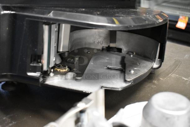 BRAND NEW IN BOX! 2017 Hobart HTi Metal Commercial Countertop Scale. 120/208-240 Volts, 1l Phase. Tested and Working! - Image 15 of 28