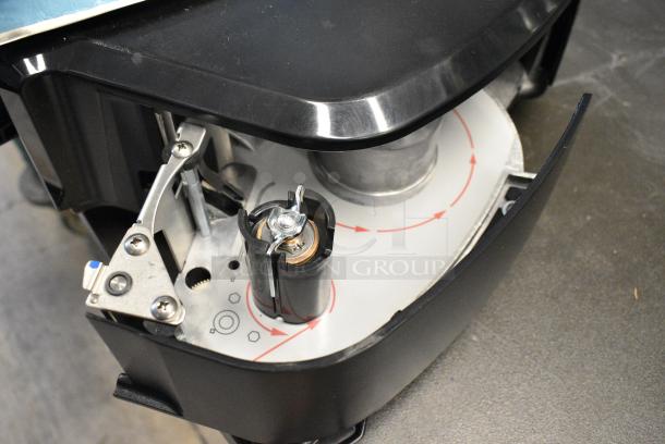 BRAND NEW IN BOX! 2017 Hobart HTi Metal Commercial Countertop Scale. 120/208-240 Volts, 1l Phase. Tested and Working! - Image 19 of 26