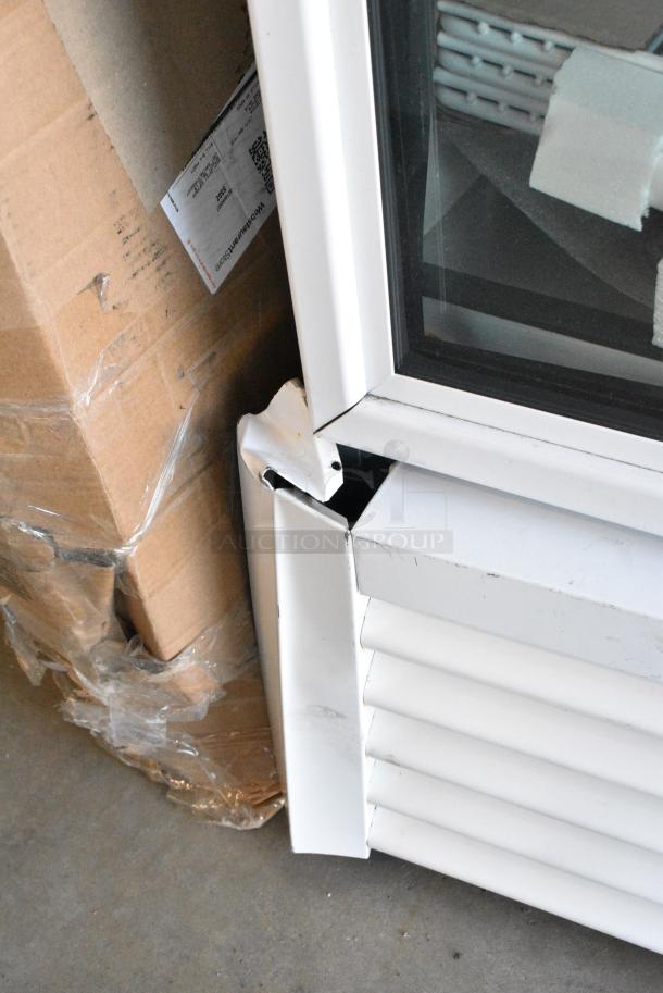 BRAND NEW SCRATCH AND DENT! 2024 True TSCI-600R-G-PH Metal Commercial Single Door Reach In Cooler Merchandiser w/ Poly Coated Racks. 115 Volts, 1 Phase. Tested and Working! - Image 10 of 10