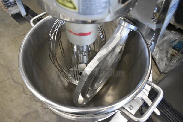 2019 Omcan SP300A Metal Commercial Floor Style 30 Quart Planetary Dough Mixer w/ Stainless Steel Mixing Bowl, Bowl Guard, Paddle and Whisk Attachments. 110 Volts, 1 Phase. Tested and Working! - Image 14 of 14