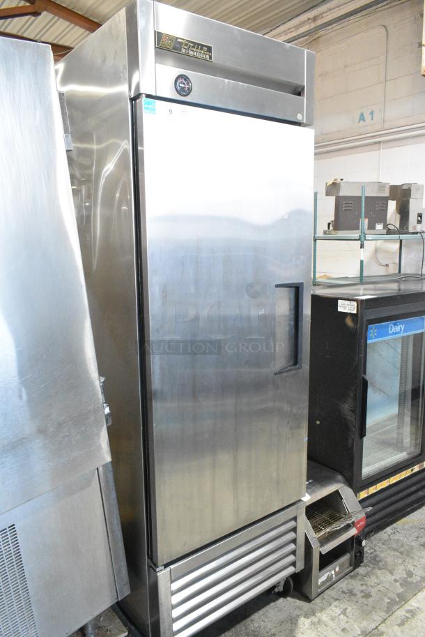 True T-23 ENERGY STAR Stainless Steel Commercial Single Door Reach In Cooler on Commercial Casters. 115 Volts, 1 Phase. Tested and Powers On But Does Not Get Cold - Image 2 of 6