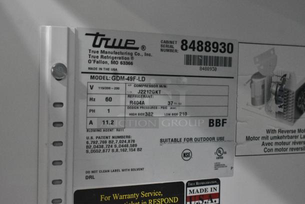 2018 True GDM-49F-HC Metal Commercial 2 Door Reach In Freezer Merchandiser w/ Poly Coated Racks. 115/208-230 Volts, 1 Phase. Tested and Working! - Image 6 of 6