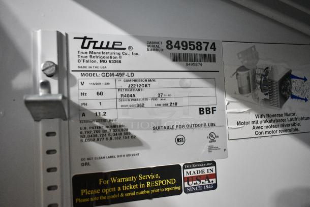 True GDM-49F-LD Metal Commercial 2 Door Reach In Freezer Merchandiser w/ Poly Coated Racks. 115/208-230 Volts, 1 Phase. Tested and Working! - Image 7 of 7
