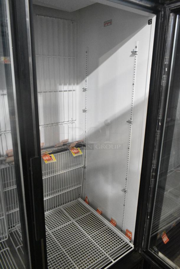 True GDM-49F-LD Metal Commercial 2 Door Reach In Freezer Merchandiser w/ Poly Coated Racks. 115/208-230 Volts, 1 Phase. Tested and Working! - Image 5 of 8