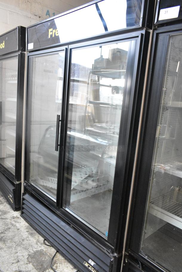 True GDM-49 Metal Commercial 2 Door Reach In Cooler Merchandiser. 115 Volts, 1 Phase. Tested and Working! - Image 1 of 7