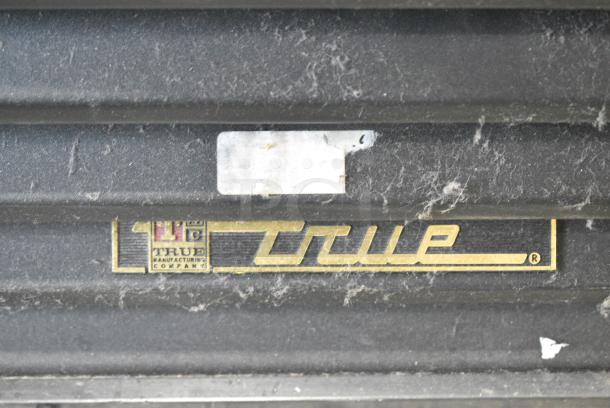 True GDM-49 Metal Commercial 2 Door Reach In Cooler Merchandiser. 115 Volts, 1 Phase. Tested and Working! - Image 3 of 7