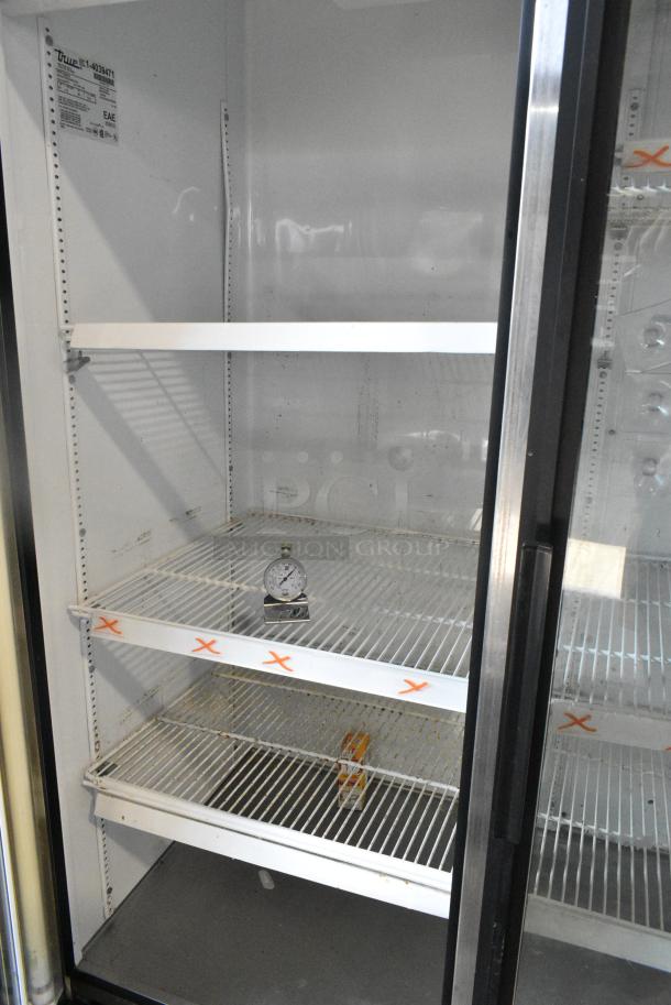 True GDM-72 Metal Commercial 3 Door Reach In Cooler Merchandiser w/ Poly Coated Racks. 115 Volts, 1 Phase. Tested and Working! - Image 6 of 7