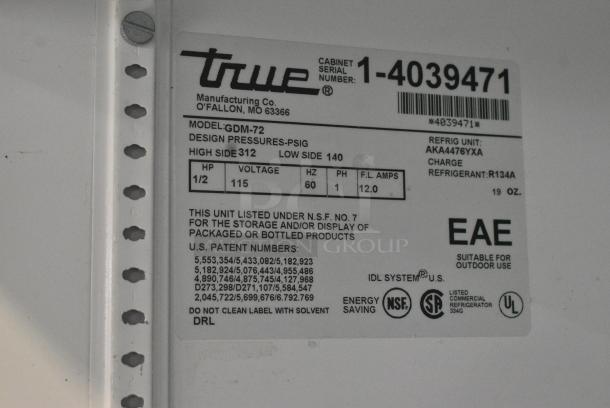 True GDM-72 Metal Commercial 3 Door Reach In Cooler Merchandiser w/ Poly Coated Racks. 115 Volts, 1 Phase. Tested and Working! - Image 7 of 7