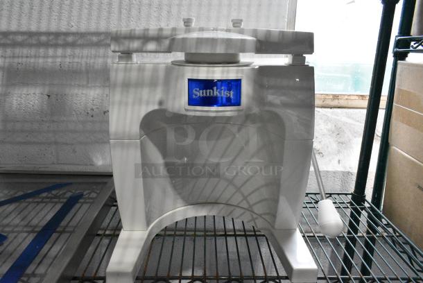 BRAND NEW SCRATCH AND DENT! Sunkist 100 Commercial Sectionizer - Image 1 of 2