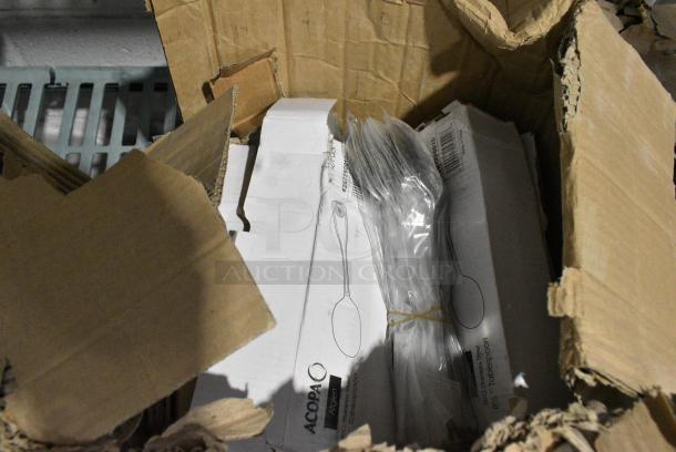 ALL ONE MONEY! Lot of Various BRAND NEW SCRATCH AND DENT! Items Including 267290010 , Acopa Atglen 8 1/2" 18/0 Stainless Steel Medium Weight Tablespoon / Serving Spoon - 12/Case, 267020008 DOMINION 18/0 DINNER KNIFE. - Image 2 of 5